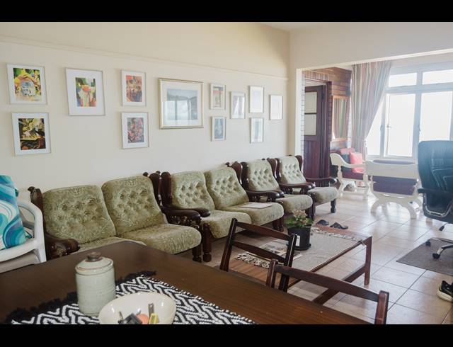 2 BEDROOM APARTMENT FOR SALE IN SCOTTBURGH CENTRAL